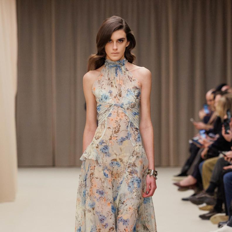 ما خلف الكمال في مجموعة McQueen خريف وشتاء 2026 للملابس الجاهزة