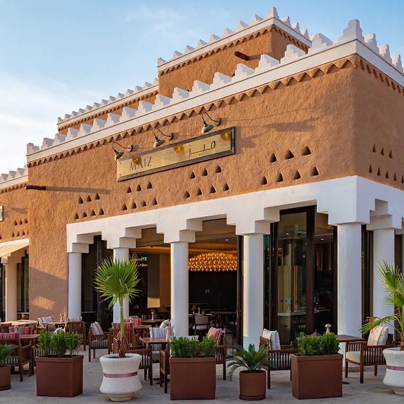 مذاق المملكة كما لم تختبريه من قبل… دليلك لأجمل المطاعم السعودية بتجارب أصيلة وفاخرة