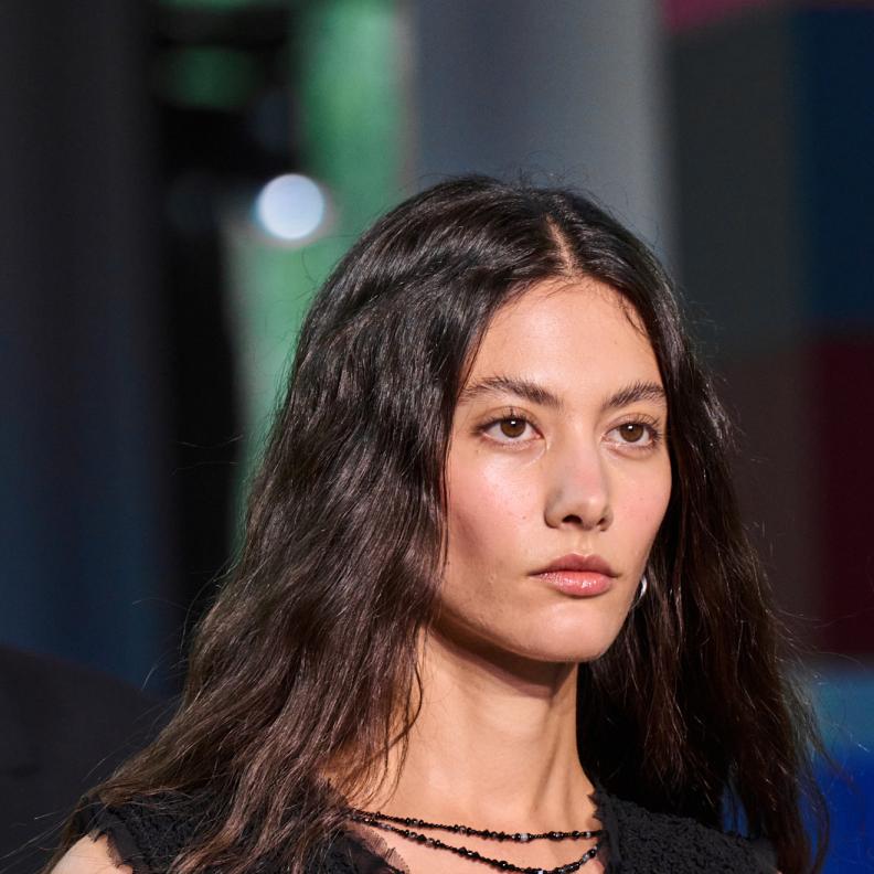 مع بداية فصل الربيع شعرك يحتاج للعناية اليومية