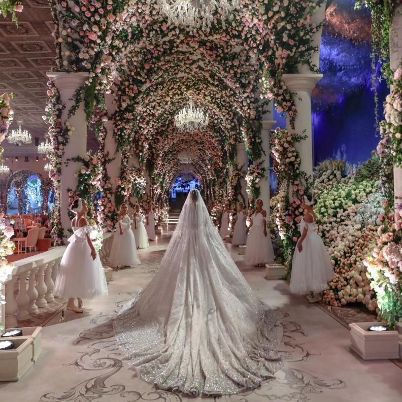 فستان عروس من Maison Valentino