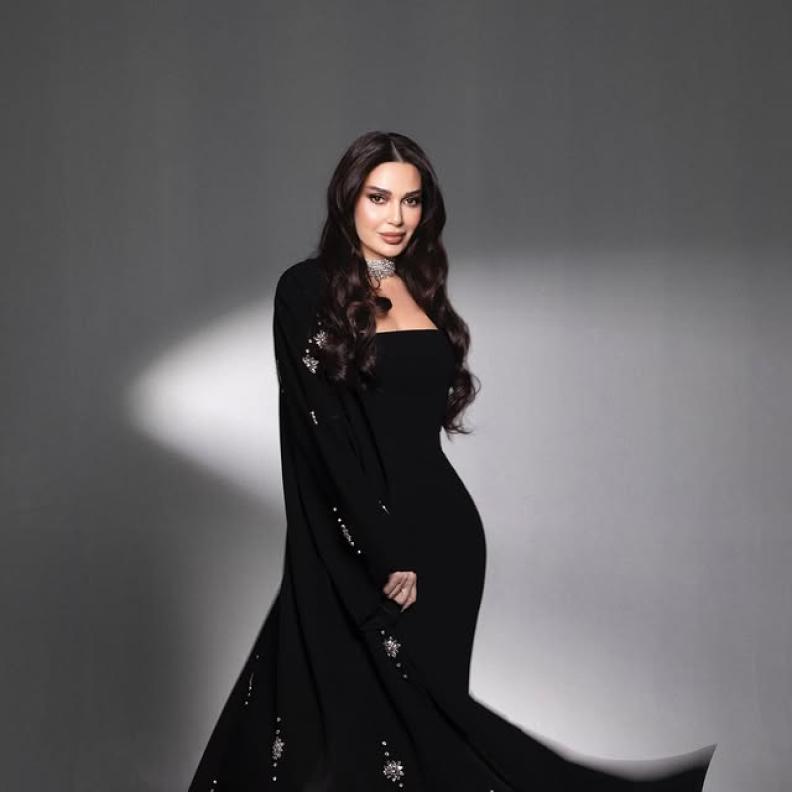 إطلالات النجمات باللون الأسود في رمضان: سيرين عبد النور وأمل الأنصاري وكندة علوش يتألقن بالأناقة الكلاسيكية