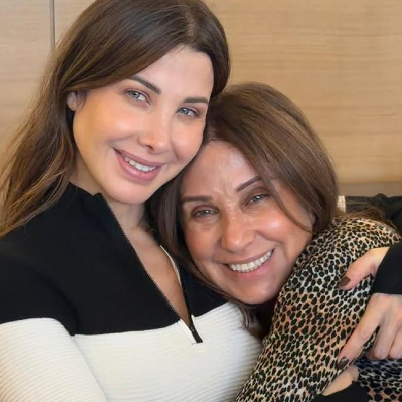 معايدات النجمات بعيد الأم: رسائل مؤثرة بين الفرح والوجع