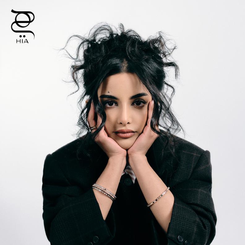 لمى الكِناني المرأة التي تصنع حياتها بنفسها نجمة "هي" في عدد مارس 