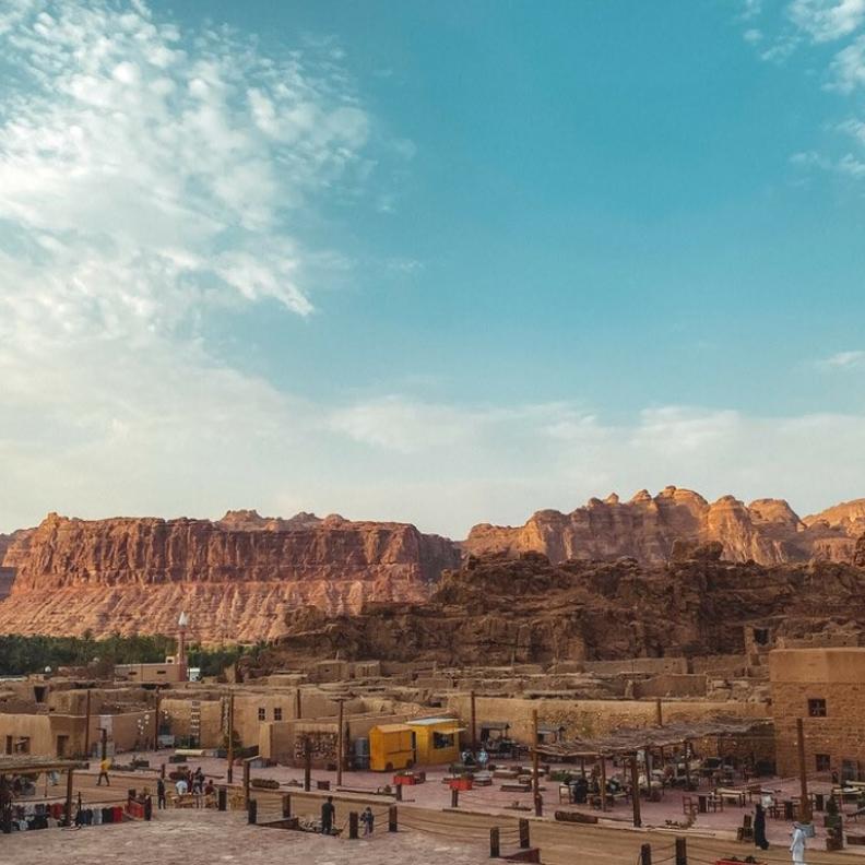 العودة إلى زمن الطيبين.. 8 تجارب تراثية ساحرة في البلدة القديمة بالعلا