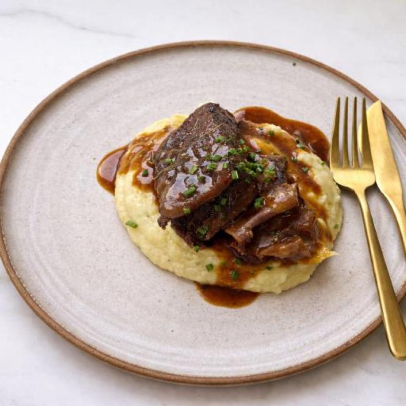 أضلاع اللحم المطهية بصلصة التورش