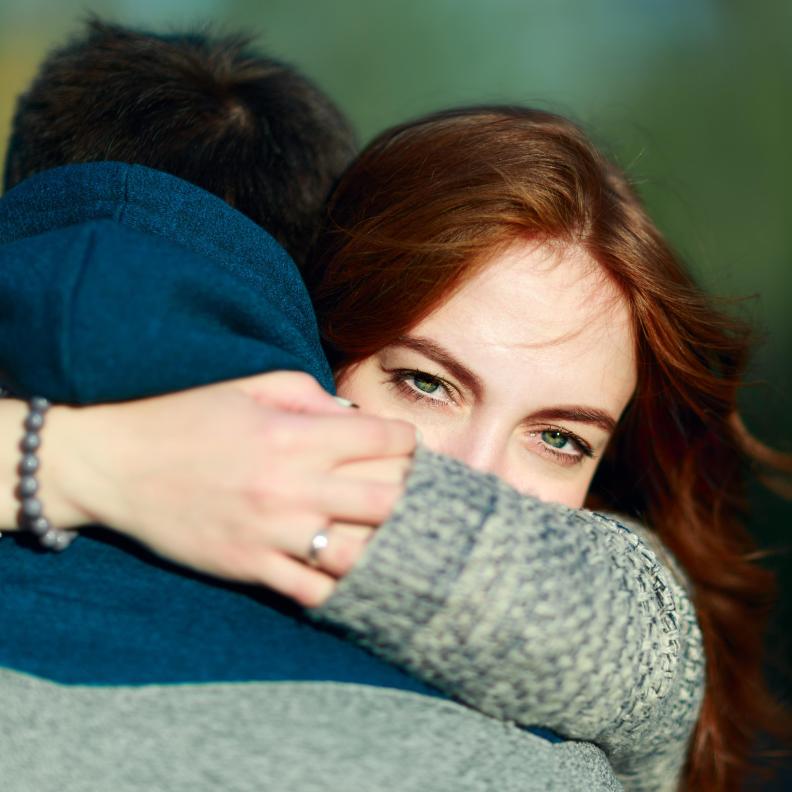 اكتشفي كيف تعرفين أنكِ بدأتِ تفقدين نفسك في العلاقة