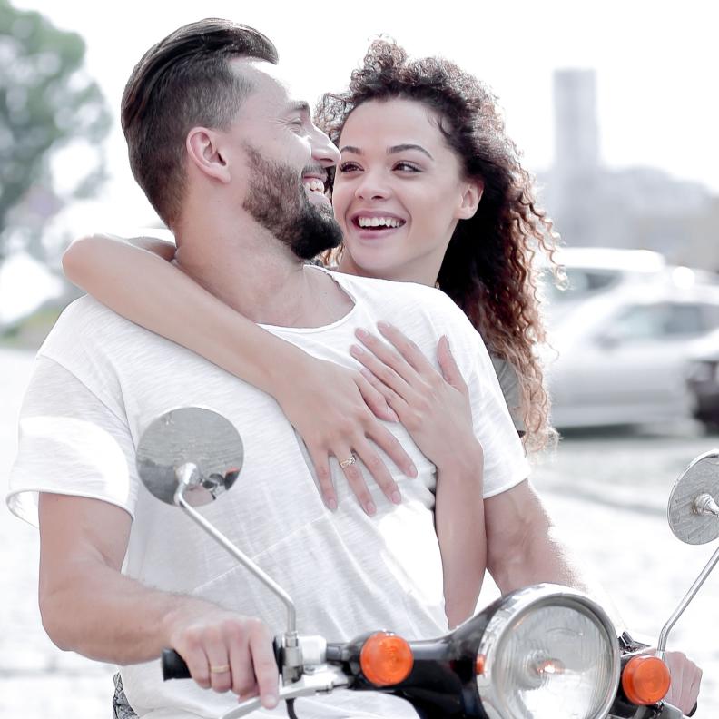 الحفاظ على الصداقة والحب حين كبر المسؤوليات بعد الزواج يتطلب وجود حافز قوي