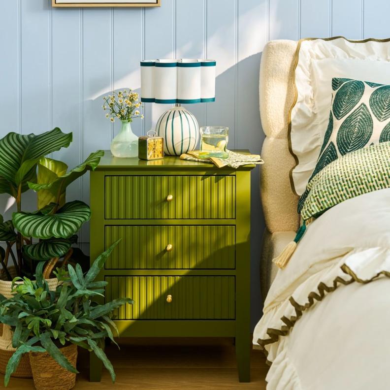 تجديد غرفة النوم يحتاج تنفيذ أفكار بسيطة لإضفاء إحساس بالراحة بطابع ربيعي منعش