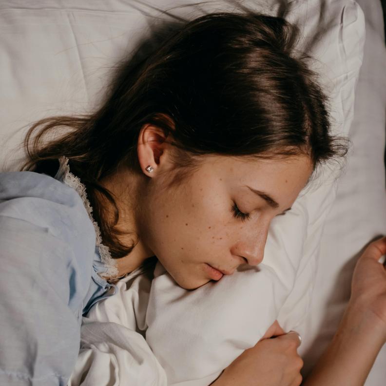 تساعد القيلولة على تحسين جودة النوم الليلي