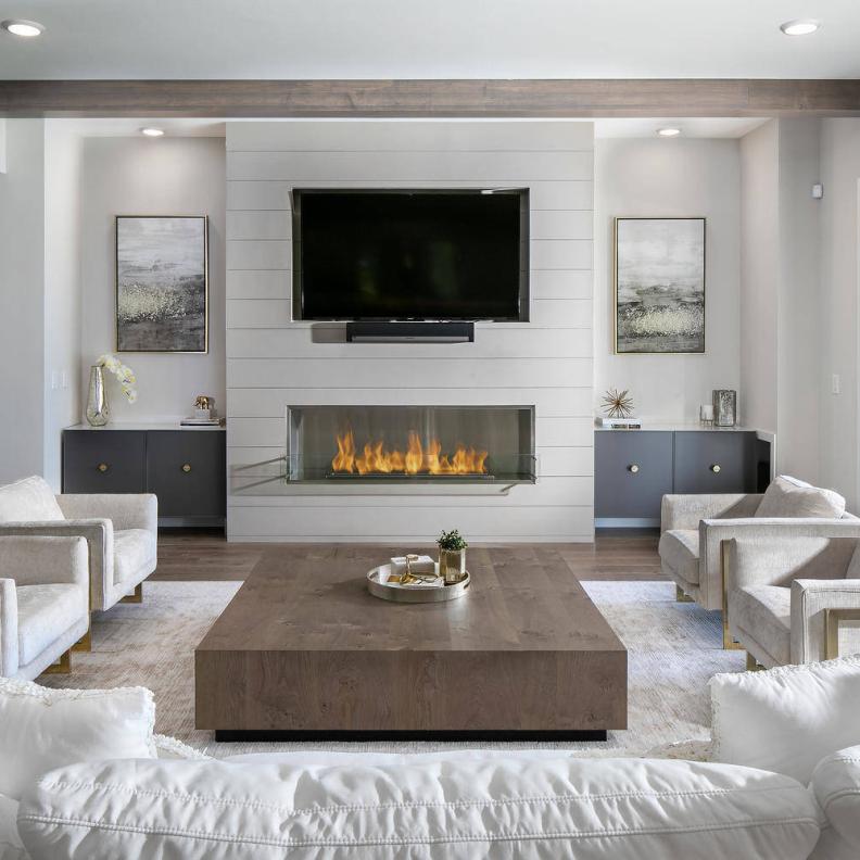 من وحي التجربة.. تفاصيل ديكور يتجنبها عشاق أسلوب البساطة عنوان seo: 4 تفاصيل ديكور يرفضها محبو أسلوب البساطة     كتبت: بسمة أبوطالب  في عالم يتجه أكثر نحو الهدوء البصري والراحة الذهنية، لم يعد اقتناء قطع الديكور مجرد مسألة ذوق، بل قرارًا يعكس أسلوب حياة متكامل.  فمع الوقت، قد تبدو بعض القطع مغرية وتستحق الاقتناء، لكنها تكشف لاحقًا عن جانب أقل جاذبية، خاصة لدى من يفضلون أسلوب الحياة البسيط.   ومن وحي التجربة، يتضح أن ليس كل ما يبدو جميلًا ينسجم بالضرورة مع المساحات الهادئة والمنظمة، إذ يمكن لبعض العناصر أن ت