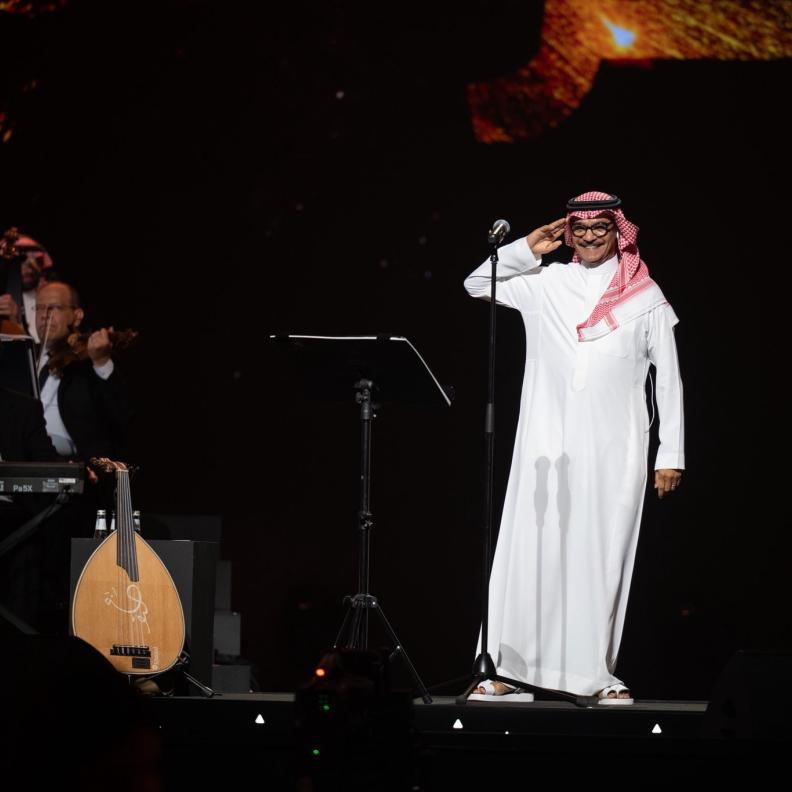 رابح صقر يشعل أولى حفلات موسم جدة 2026 ويفاجئ الجمهور بأغنية "صدفة" لأول مرة على المسرح