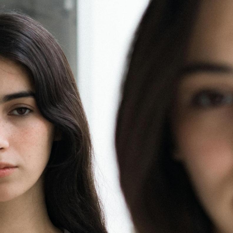 لماذا نقارن أنفسنا بالآخرين؟ غريزة إنسانية طبيعية.. لكن علم النفس يجيب