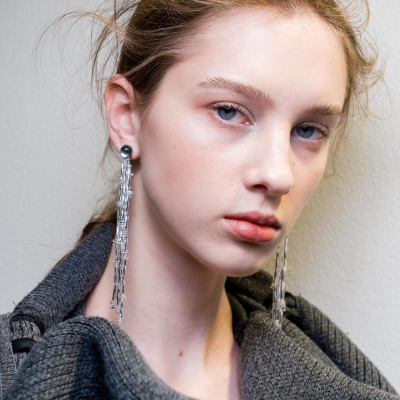 هل يمنح الكولاجين السائل للبشرة نتائج حقيقية أم مبالغ فيها؟.. تجيب لـ هي أخصائية العناية بالبشرة