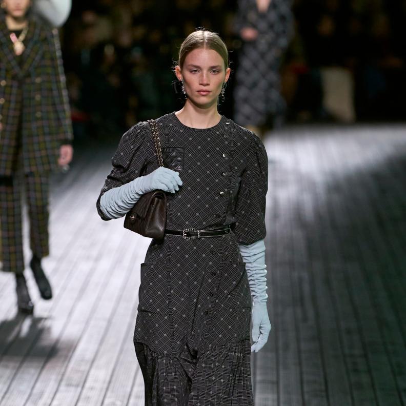 فستان بطابع Vintage من Chanel