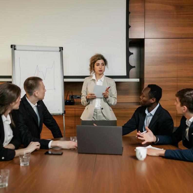 كيف تكونين قائدة حاضرة ومؤثرة في فريقكِ