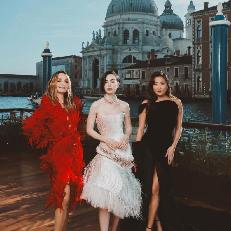 مسلسل Emily in Paris 