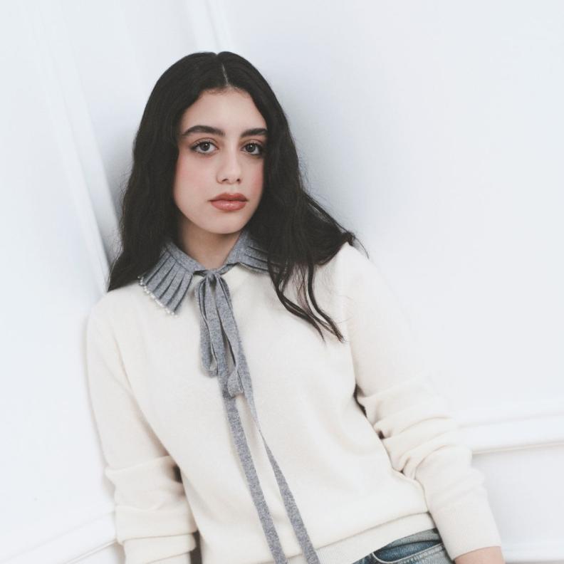 ياسمينا العبد بإطلالة شبابية من ديور