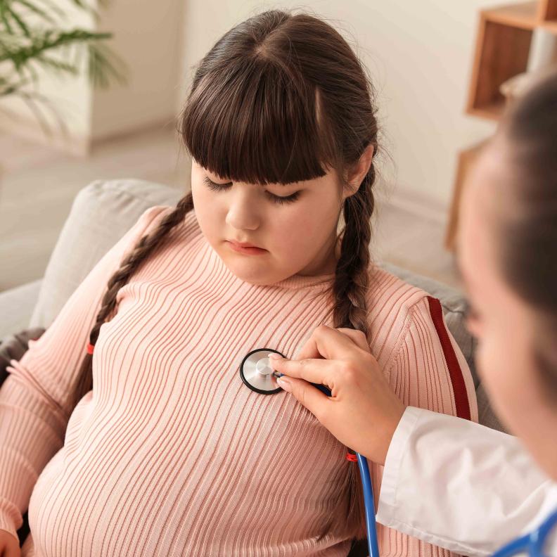 يجب ملاحظات علامات السمنة عند الأطفال واستشارة الطبيب