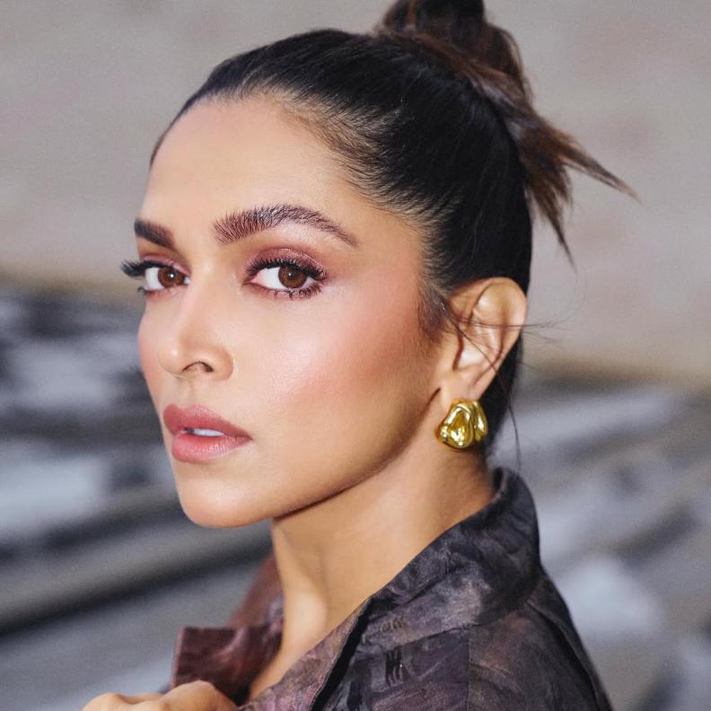 مكياج وتسريحات شعر ديبيكا بادوكون للمناسبات