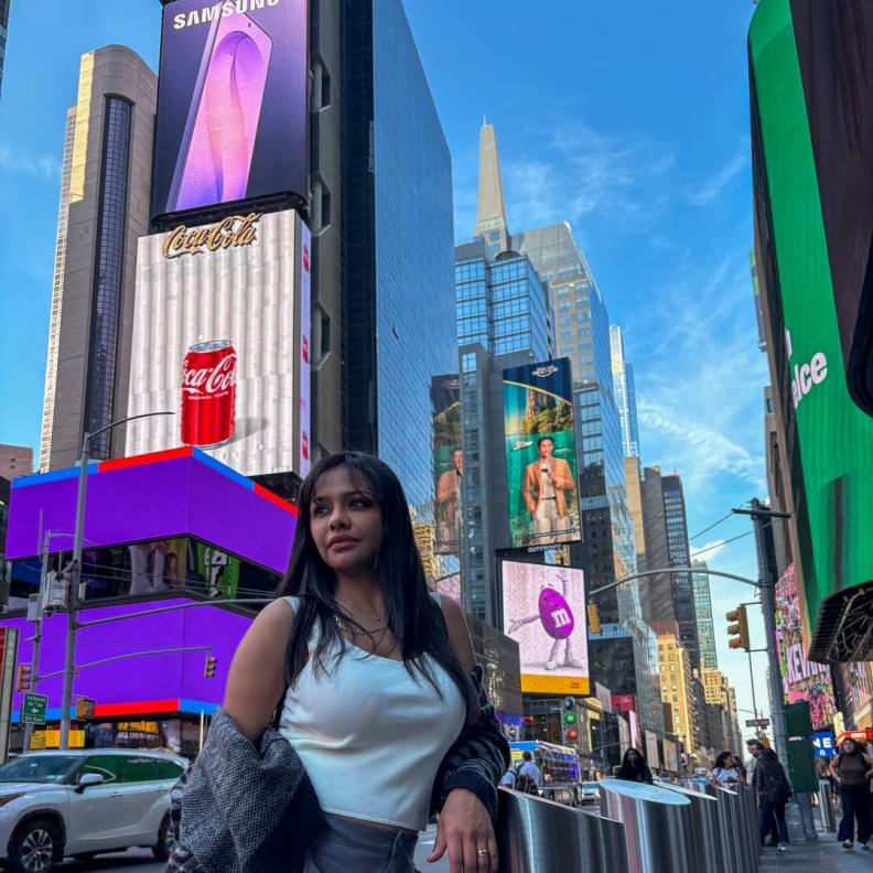 أسماء أبو اليزيد