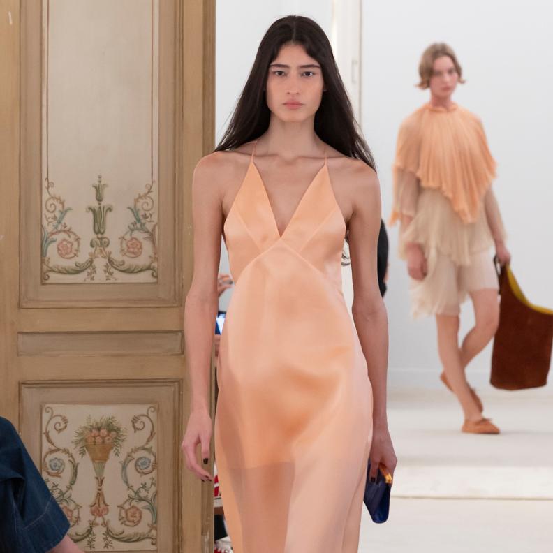  فستان ناعم من Alberta Ferretti