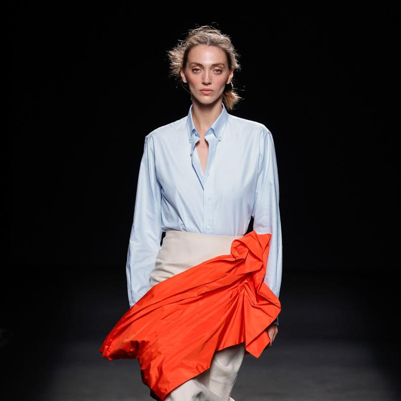 القميص الأزرق الباستيل خيارك المفضّل هذا الربيع