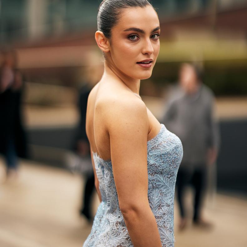 ترهل الجلد بعد خسارة الوزن… الأسباب والحلول الطبية والتجميلية