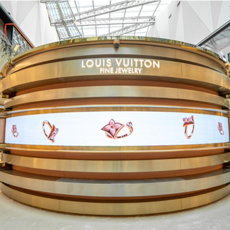 لويس فويتون تطلقPop Up ‎‏ مؤقتًا للمجوهرات في سوليتير مول ‏