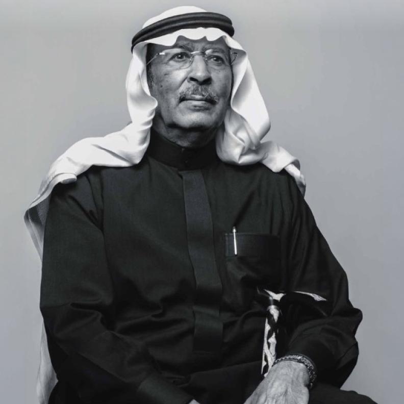 طه الصبان… فنان سعودي أصيل يكتب الزمن بلغة اللون ويمنح الذاكرة حياة