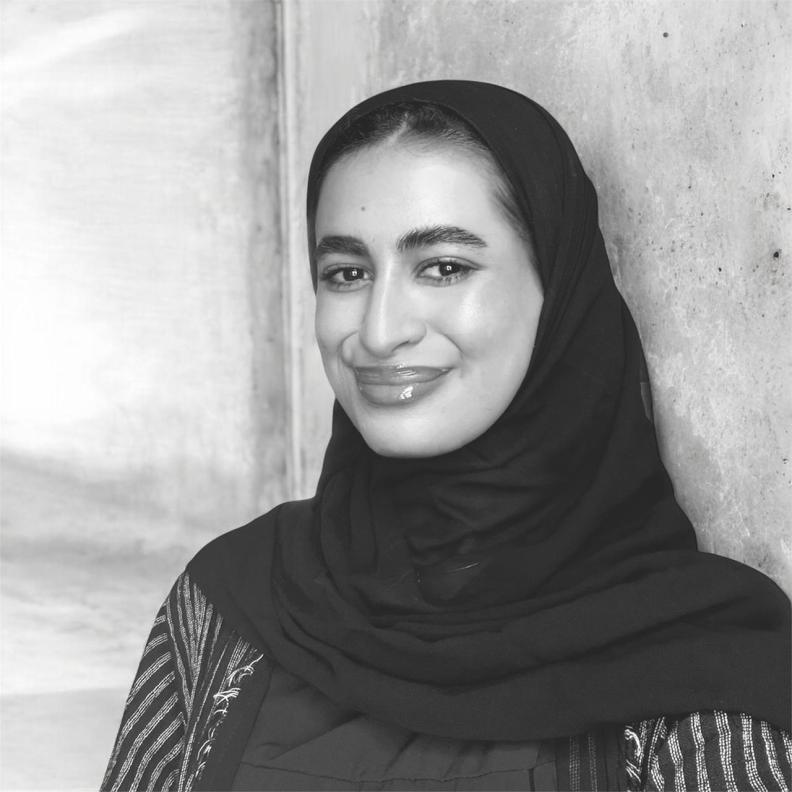 خاص لـ"هي": ​​المستشارة الفنية سارة البيز تختار 10 أعمال لا تفوت في معرض “بدايات”