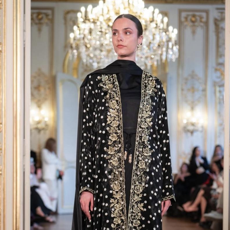 خاص "هي": سارة المهندي تضع Hindami على منصة باريس برؤية خليجية معاصرة