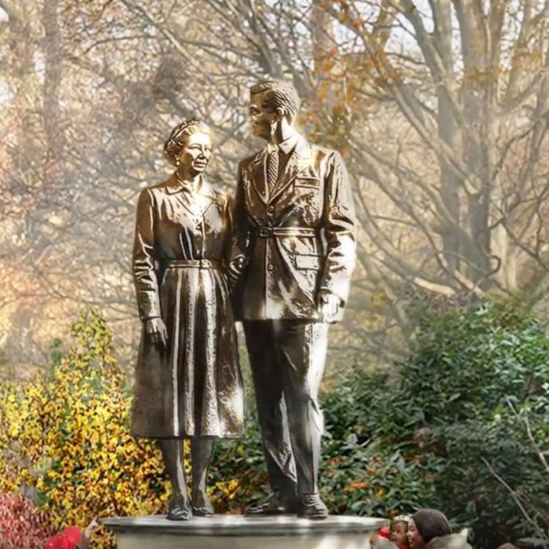 تماثيل برونزية تخلد إرث إليزابيث الثانية وفيليب