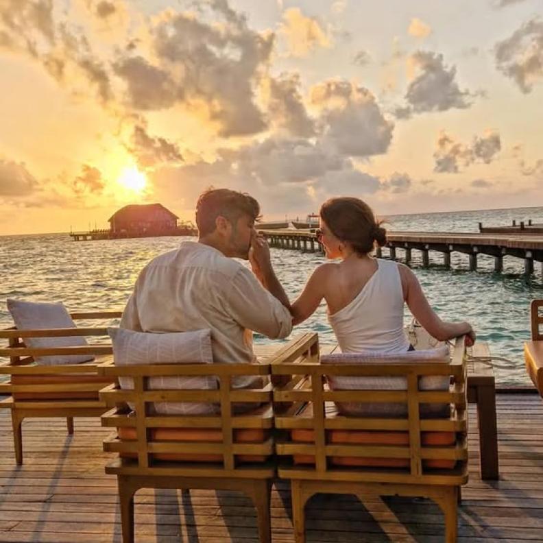 حسن خرباش اختار المالديف لرحلة شهر عسله