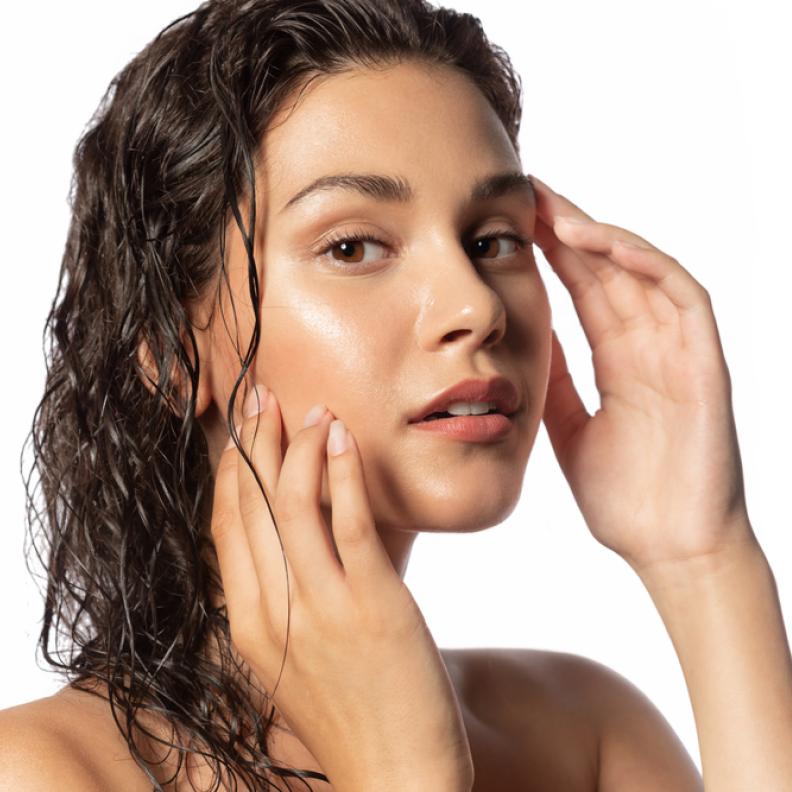 كيف تستخدمين الهيالورونيك أسيد بشكل صحيح لبشرة ممتلئة؟