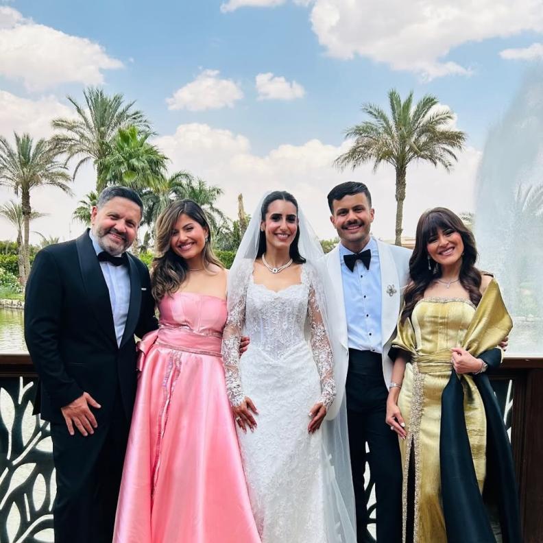 إدوارد يحتفل بزفاف ابنه