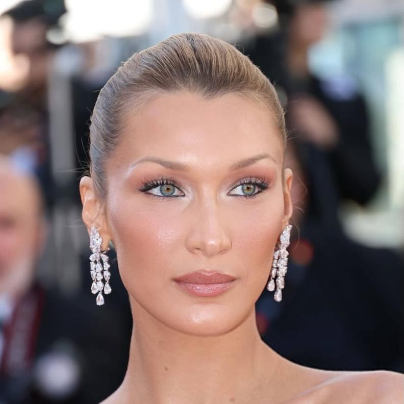 إطلالة الجميلة بيلا حديد Bella Hadid في مهرجان كان السينمائي