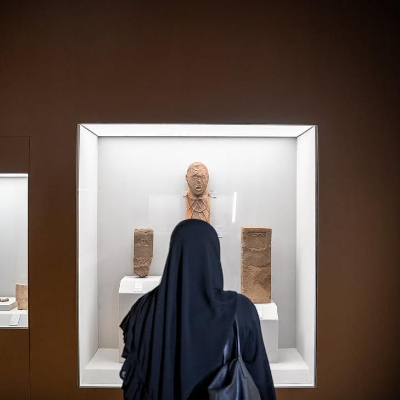 مدير عام المتحف الوطني السعودي رولا الغرير تكشف لـ"هي": كيف تغير المعارض علاقتنا بالمتاحف؟