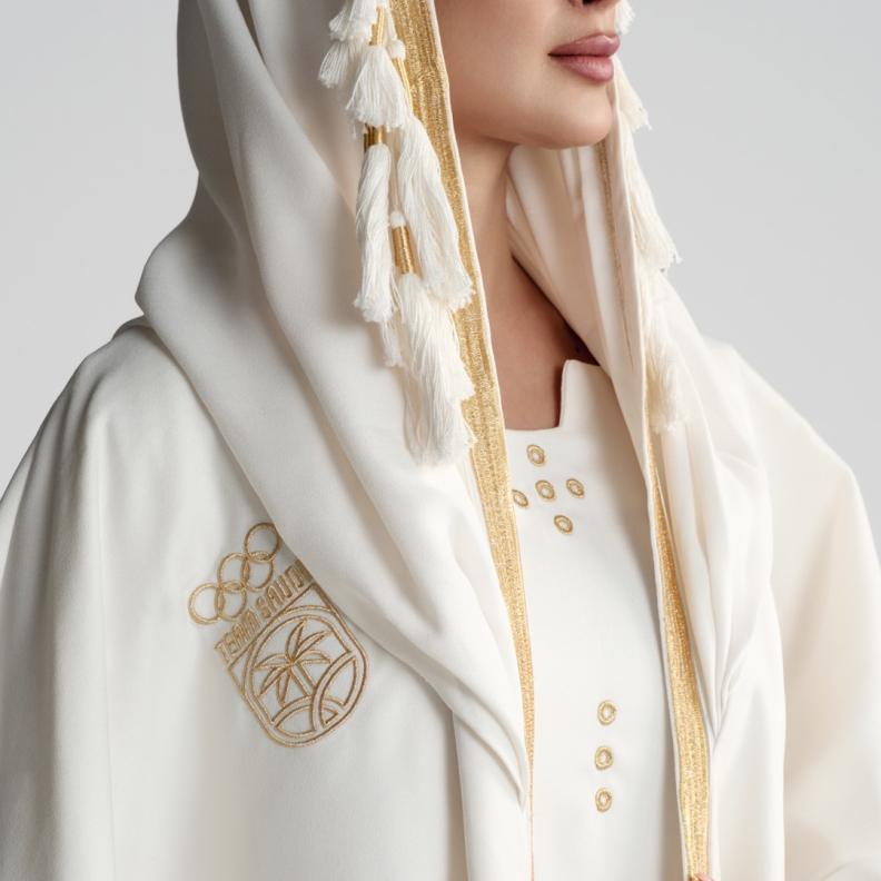 خاص لـ"هي": ثوب المسدح من المصممة علياء السالمي يمثل المملكة في معرض تجسيد القوة وصناعة السلام عبر الأزياء 2026
