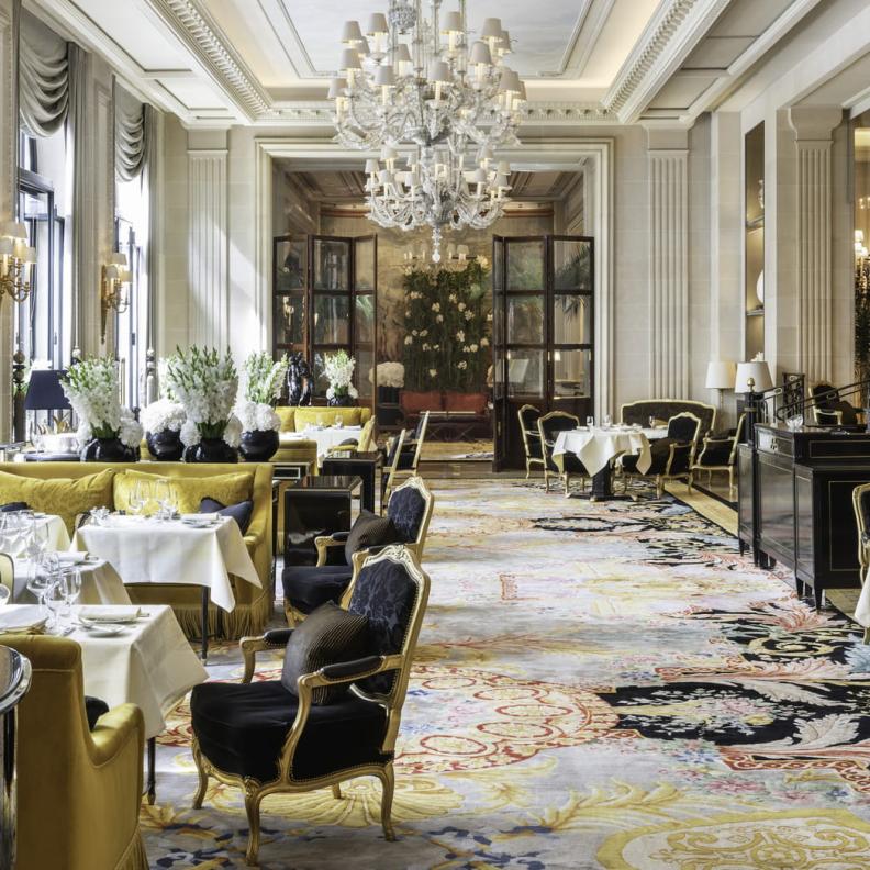 فندق Four Seasons Hotel George V, Paris