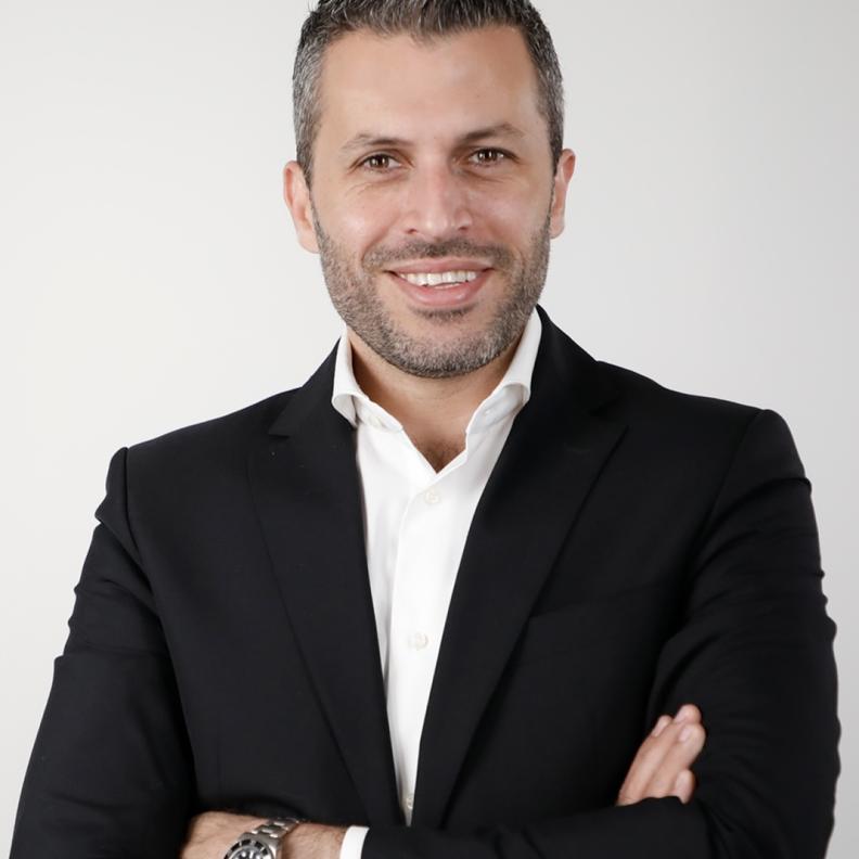 الدكتور  دكتور جورج زيادة