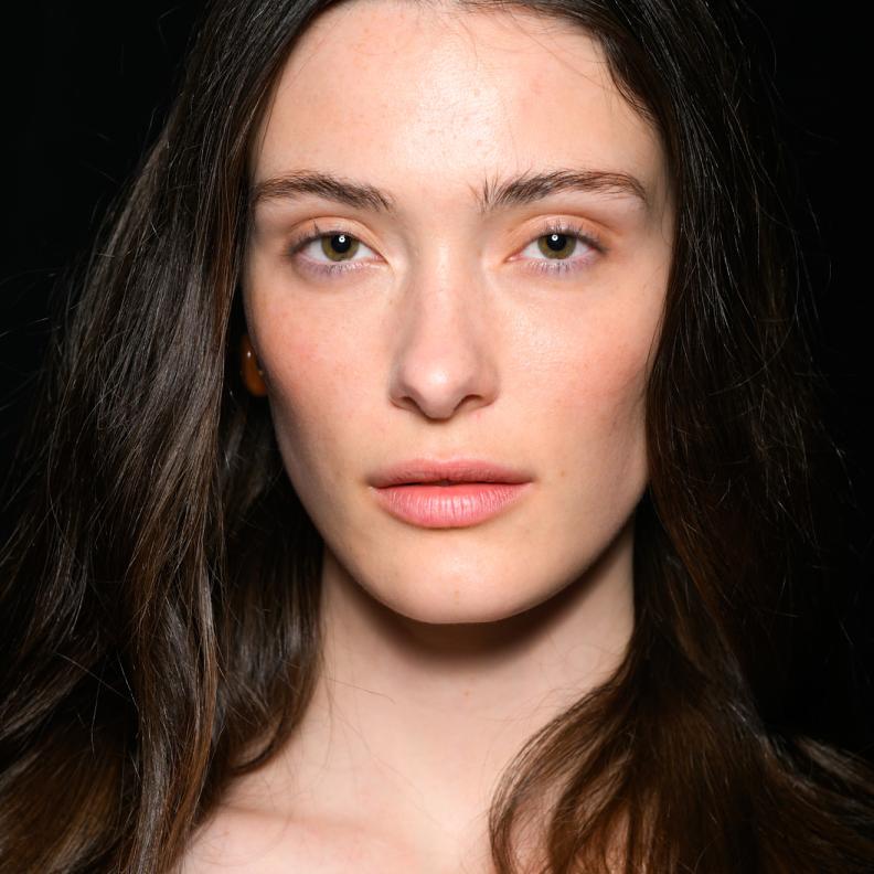   Skin Detox: لماذا قد تحتاج بشرتك إلى تقليل منتجات العناية؟