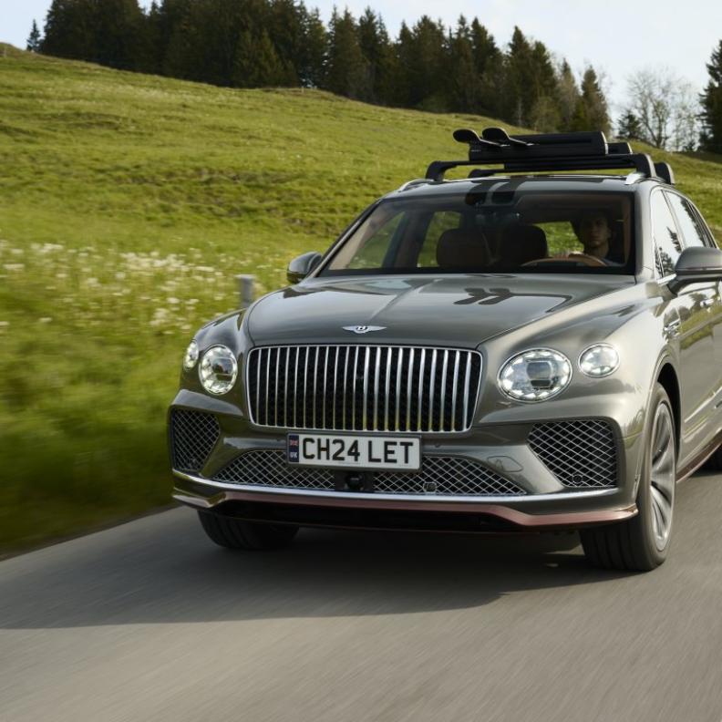 بنتلي تكشف عن سيارة BENTAYGA EWB CHALET EDITION