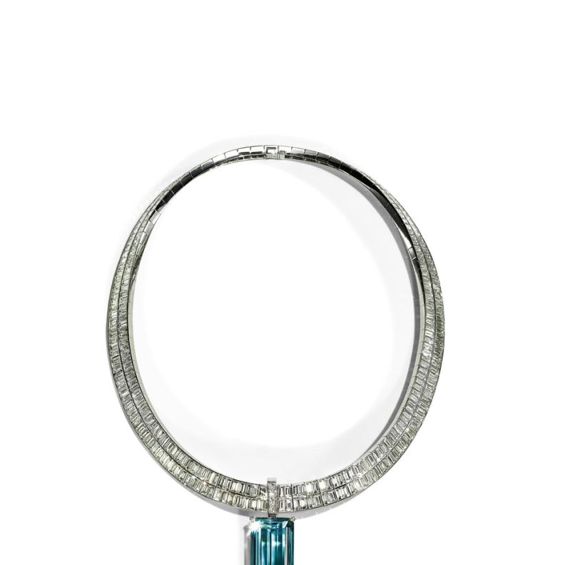 Necklace in platinum with an aquamarine of over 31 carats and diamonds