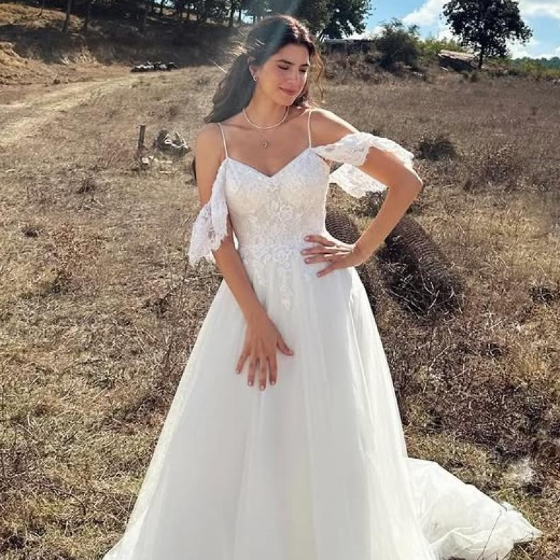 كارمن بصيبص بفستان زفاف حالم