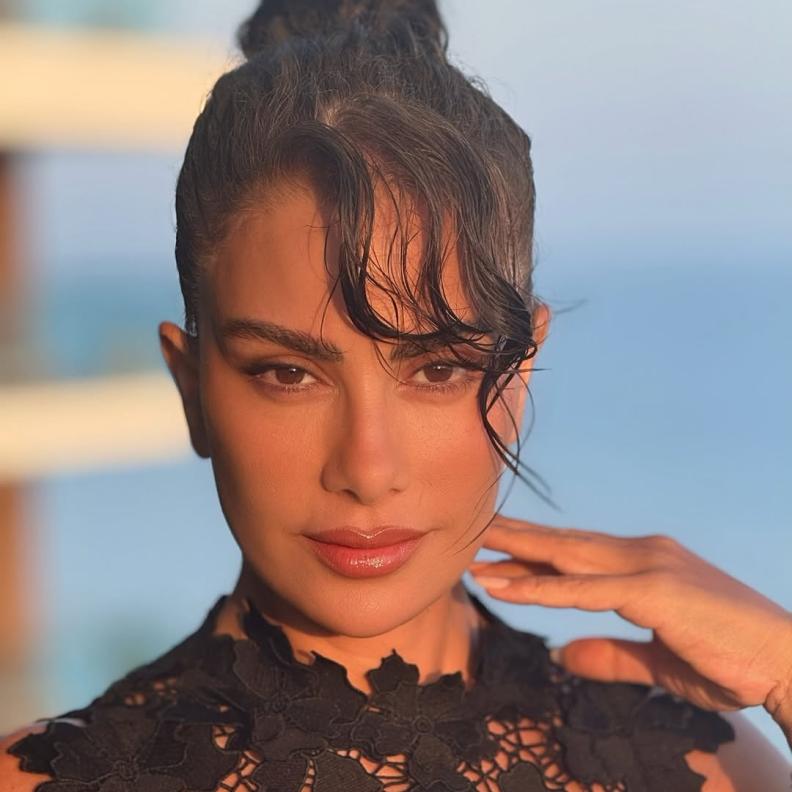 إطلالات صبا مبارك بعد نهاية مسلسل "ورد على فل وياسمين": بين سحر "اللا مكياج" واللوك العصري