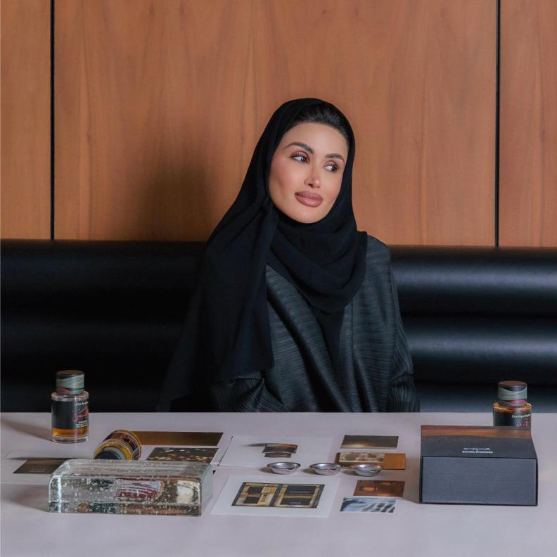 Éditions de Parfums Frédéric Malle تتعاون مع الفنانة الإماراتية ياسمين الملّا في لقاءٍ يجمع العطر بالفن المعاصر