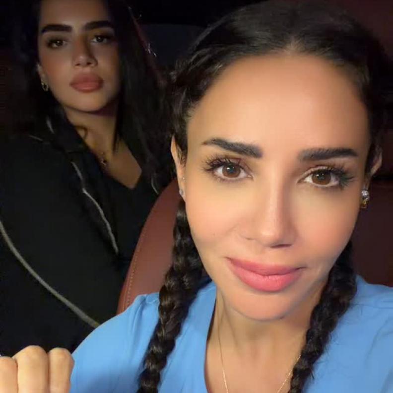 ديانا حداد وابنتها صوفي حديث الجمهور.. هذه أبرز بصمات النجمة الجمالية في المكياج والشعر