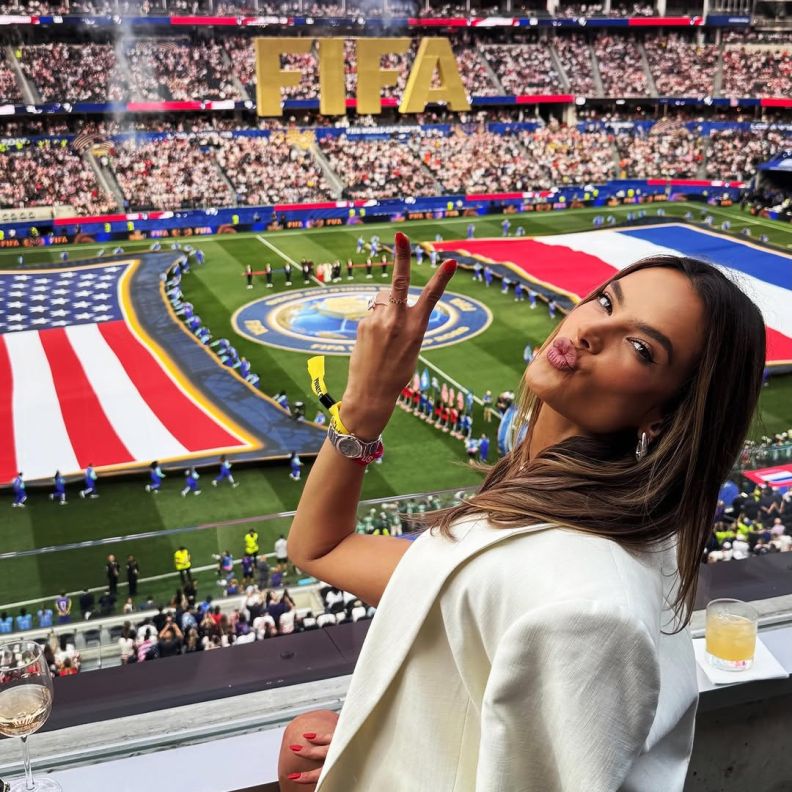  العارضة Alessandra Ambrosio صورة من انستغرامها