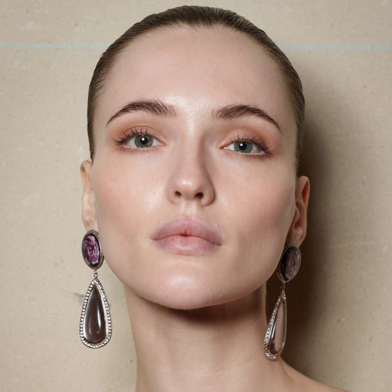 تجنّبي اللجوء إلى الرموش الاصطناعية على طريقة دار Georges Hobeika
