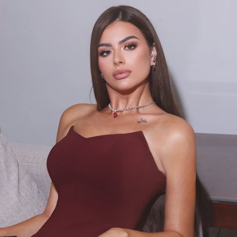 هنادي مهنا بعد إعلان انفصالها.. أبرز إطلالاتها الجمالية وتسريحات شعرها
